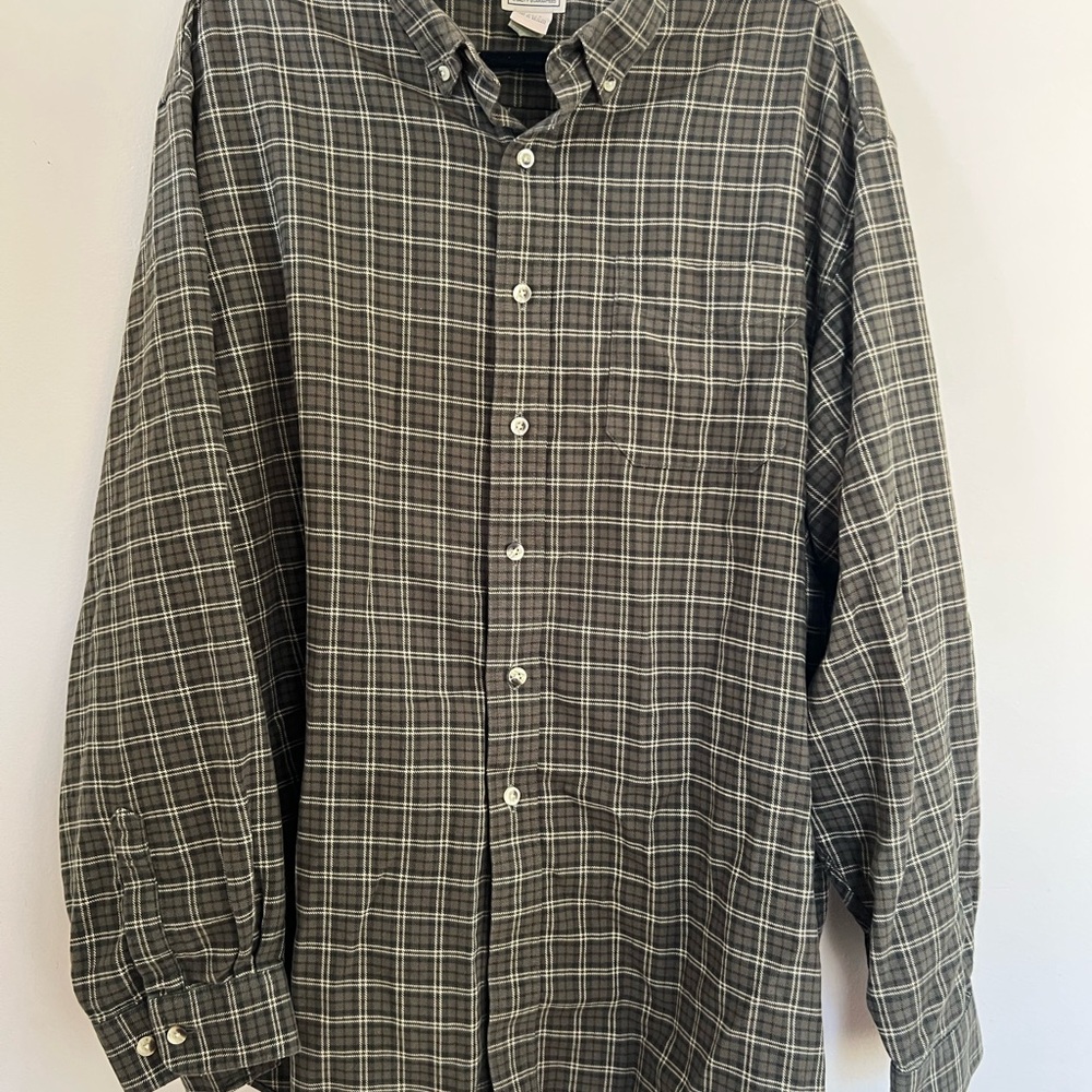 L.L. Bean Green and White Casual Button Down Shirt 100% Cotton